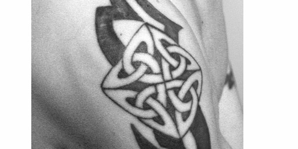 Right Shoulder Tribal Tattoo