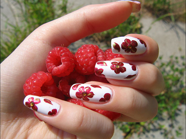 Raspberry -nail-art