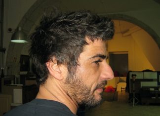 40 Awesome Short Haircuts For Curly Hair