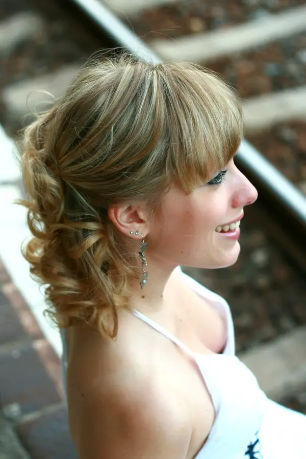 Half Up Half Down Hairstyles 27 Awesome Examples Design Press