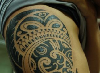 25 Marvelous Rib Cage Tattoos