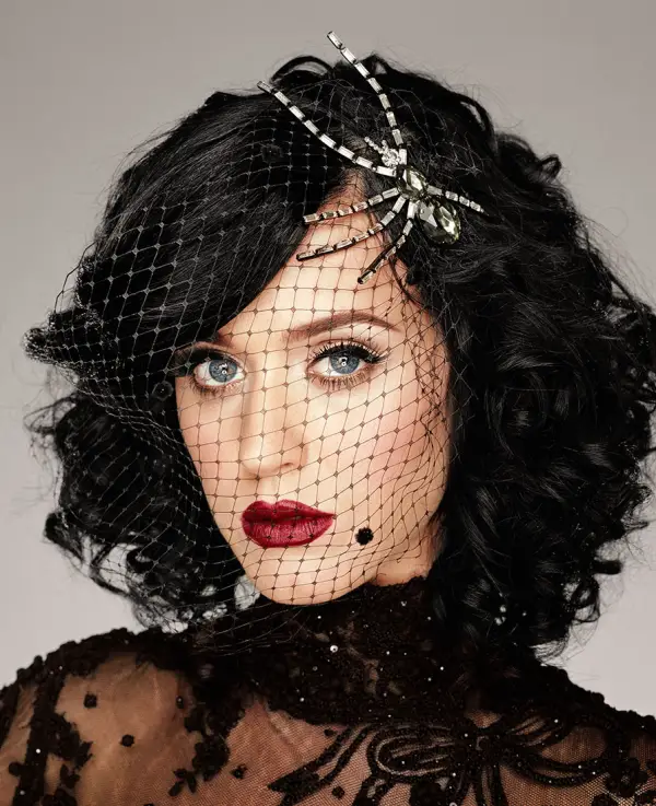 Katy Short Curls