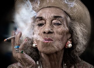 25 Heart Warming Pictures of Old People