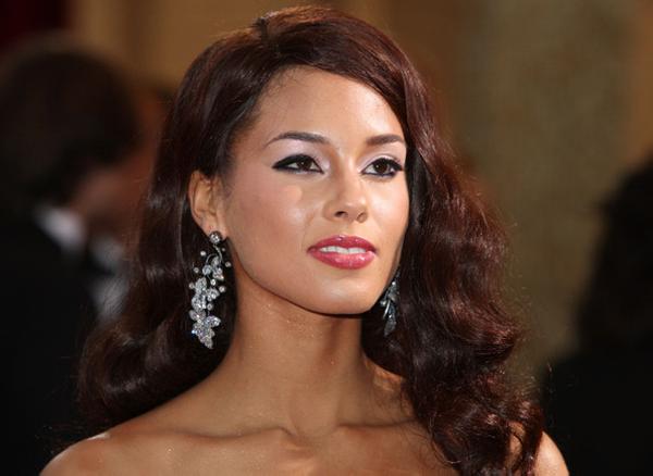 Alicia Keys Hairstyles 30 Sexy Collections Design Press
