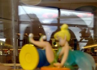 20 Beautiful Pictures of Tinkerbell