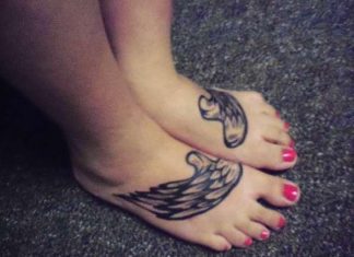 25 Majestic Tattoos On Feet