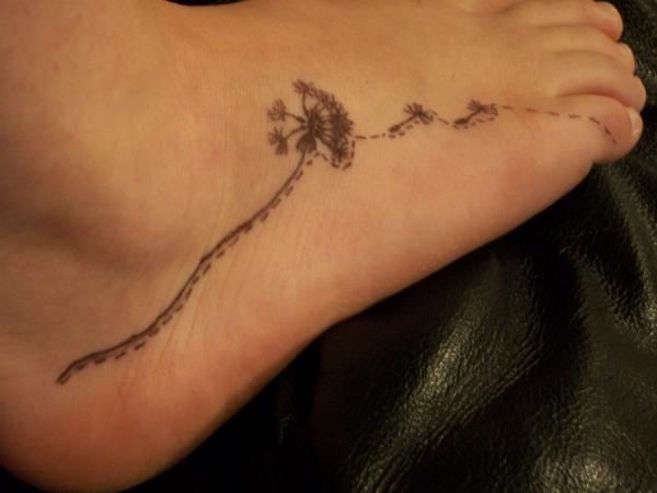 35 Sexy Foot Tattoos For Girls