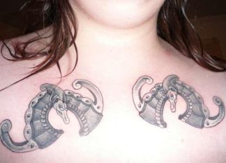 40 Fantabulous Collar Bone Tattoos