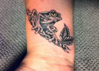 30 Brilliant Frog Tattoos