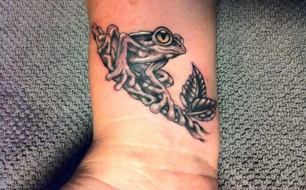 Cool Tree Frog Tattoo Design