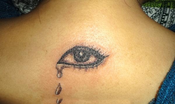 teardrop-tattoo-designs-25-magnificent-collections-design-press