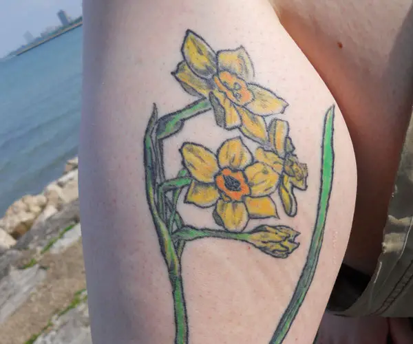 Amy J Tattoo Artist  Really enjoy tattooing flowers DAFFODIL FLOWER TATTOO   tattoo femaletattooartist tattoos tattooapprentice  tattooapprenticeship linework apprenticeship fineline  tattoosofinstagram womentattoo girlswithtattoos 