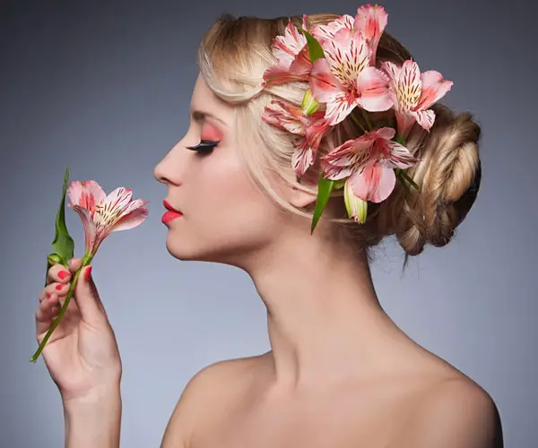 35 Astounding Flower Girl Hairstyles Slodive