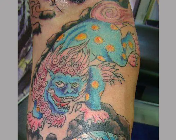 Geisha And Foo Dog