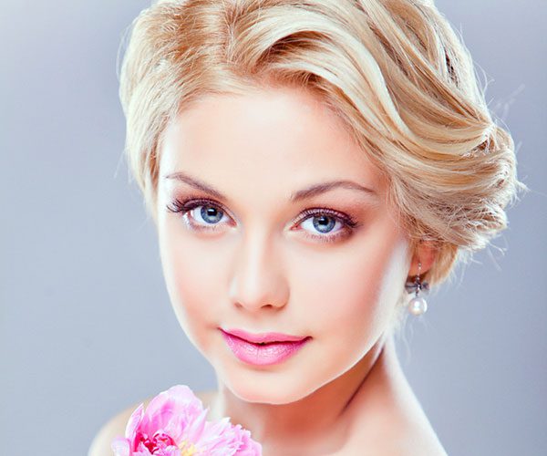 30 Striking Best Hairstyles For Round Faces