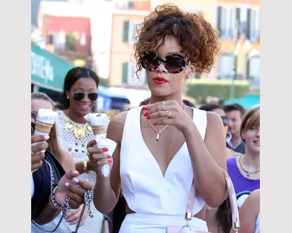 Rihanna Her Extraordinary Hairstyle Look Design Press