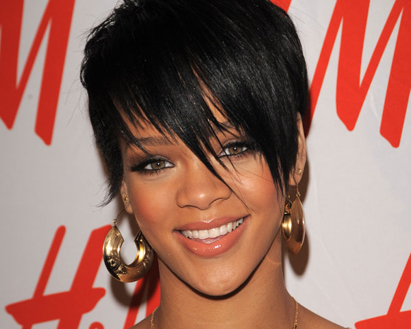 Rihanna Her Extraordinary Hairstyle Look Design Press