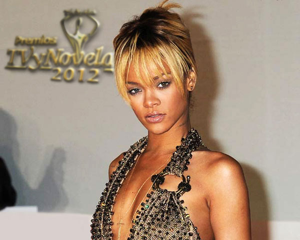 Rihanna Her Extraordinary Hairstyle Look Design Press