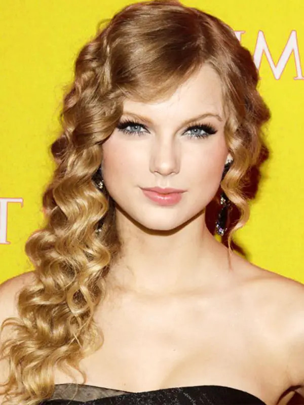 30 Phenomenal Taylor Swift Hairstyles Slodive
