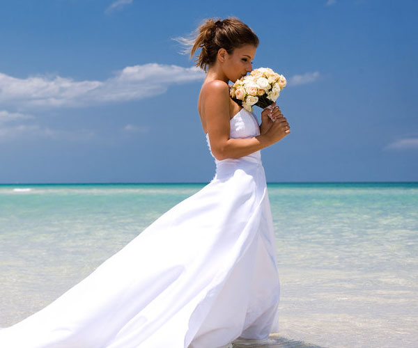 30 Fascinating Beach Wedding Hairstyles Slodive