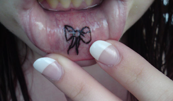 Gift Lip Tattoo