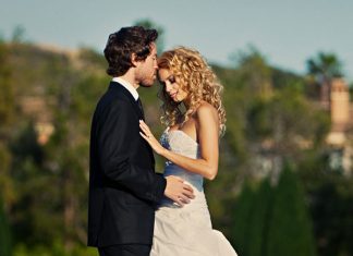 30 Fascinating Beach Wedding Hairstyles