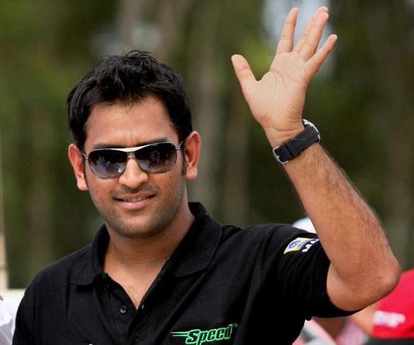 Dhoni Waves