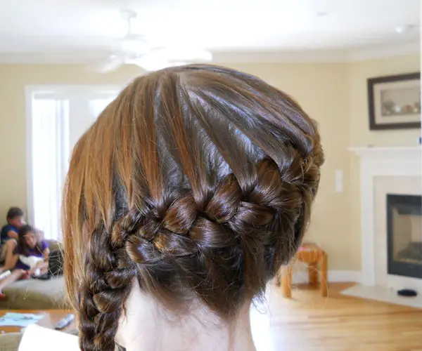 30 Awe Inspiring Hairstyles With Braids Slodive
