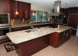 30 Marvelous Dark Kitchen Cabinets