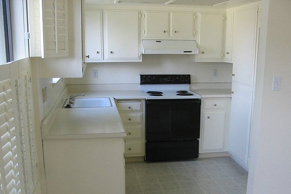 35 Extraordinary Small Kitchen Designs Slodive Small White Kitchen