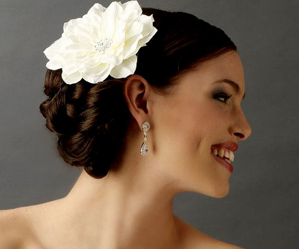 35 Drool Worthy Updos For Weddings Slodive
