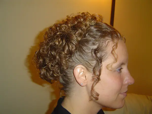 25 Pretty Curly Updo Hairstyles Slodive