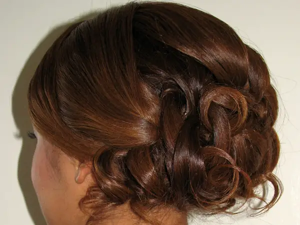 25 Glamorous Easy Updos For Short Hair Slodive