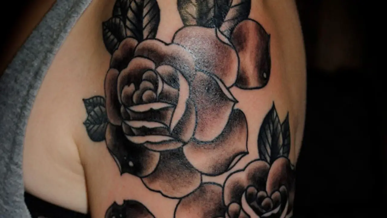 25 Oustanding Traditional Rose Tattoo Design Ideas Slodive