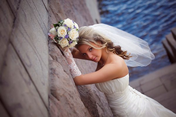 25 Groovy Wedding Hairstyles With Veil