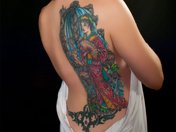 Geisha Graceful Curvy Tattoo