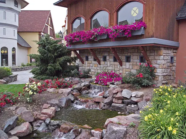 Landscaping Ideas Small But Impressive Yards Slodive Small Yard Landscaping A Theme In Pink