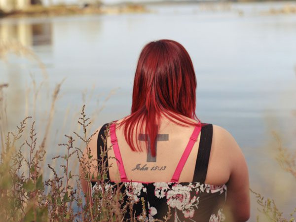 25 Adorable Simple Cross Tattoos