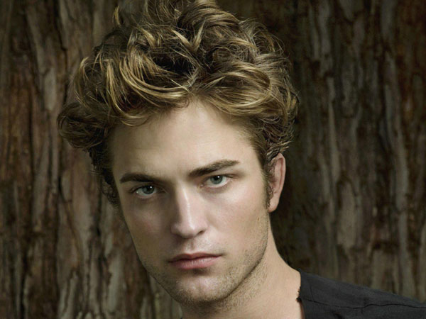 22 Astounding Edward Cullen Pictures - SloDive