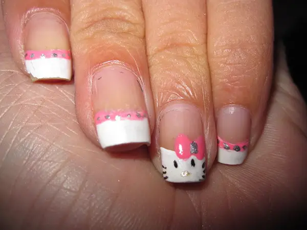 Dainty Hello Kitty Nail