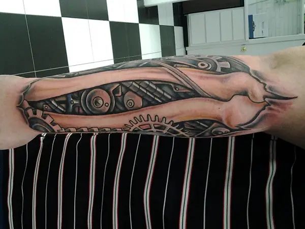 Biomechanical Tattoo