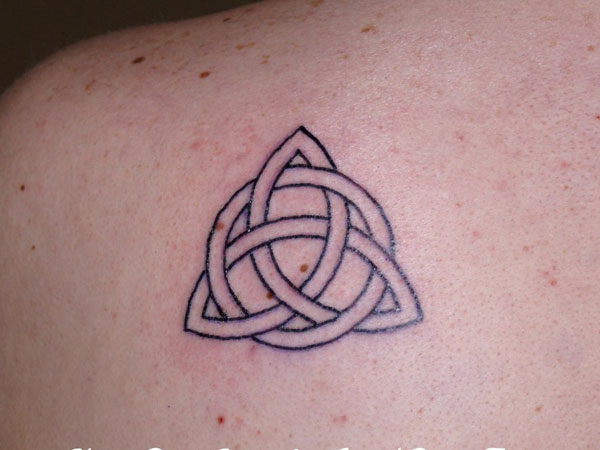 Triquetra Outline