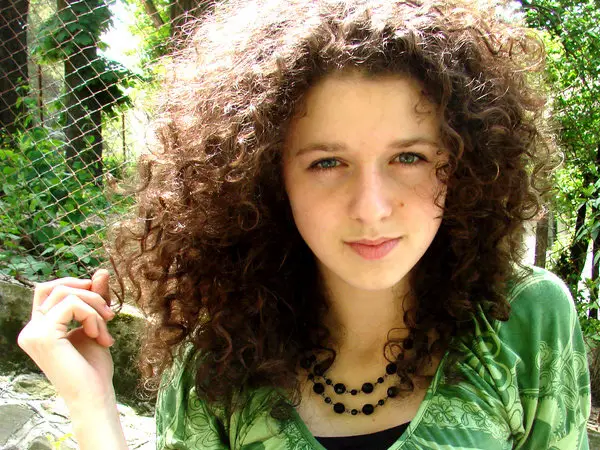 Haircuts For Teenage Girls With Thick Curly Hair