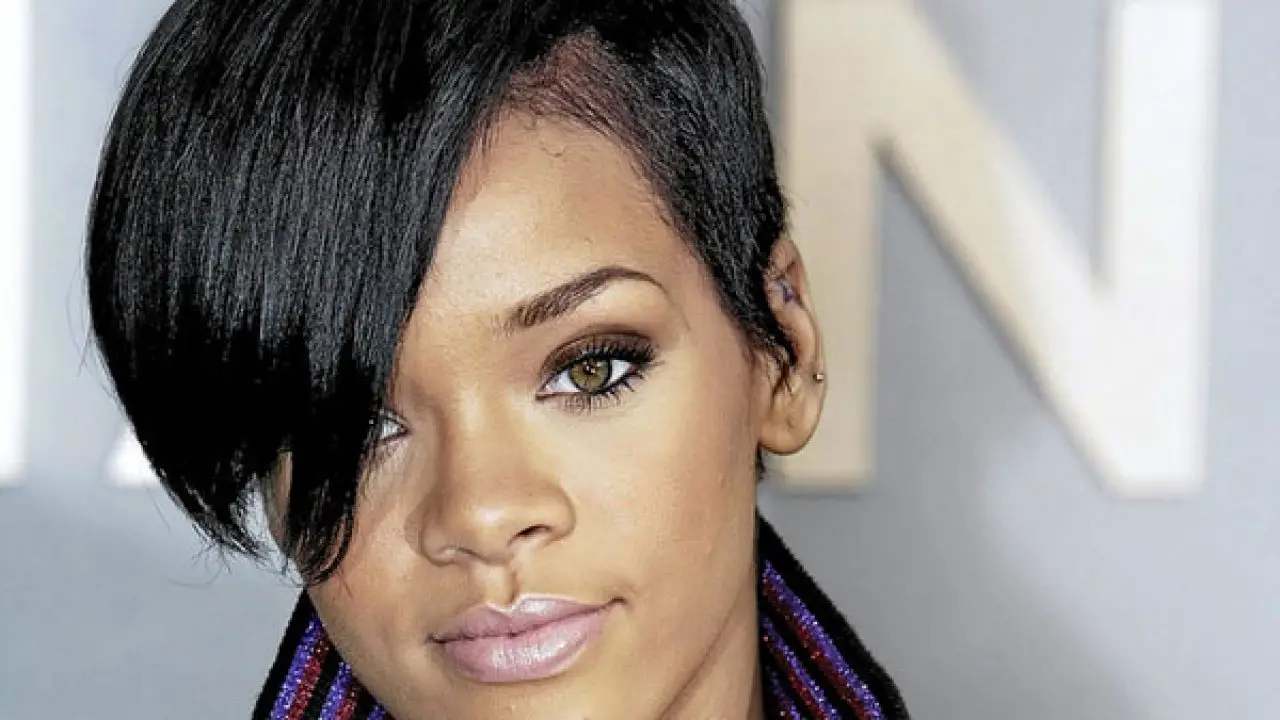 28 Graceful Short Hairstyles For Black Women For 2013