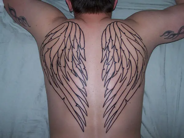Крылья на спине тату мужские маленькие