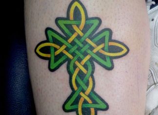 36 Arresting Celtic Cross Tattoos