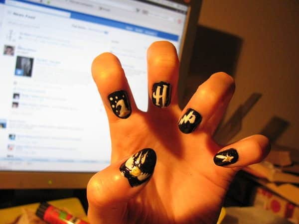 Black Harry Potter Nails with Symbols of Movie Trilogy