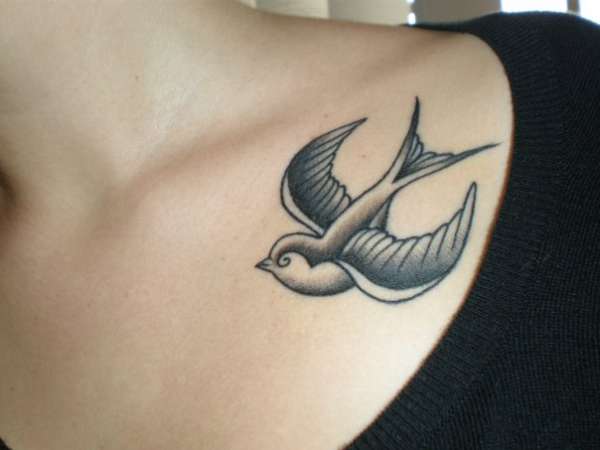 Black Ink Shoulder Sparrow Tattoo