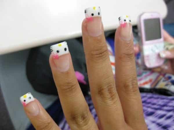 Plain Nails with Hello Kitty Painted Tips