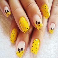 black-and-yellow-nails-200by200